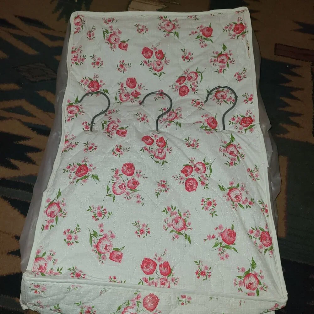 VTG 1950's AIRLITE Quilted Closet Wardrobe Organizer Dresses Pink Shabby Chic